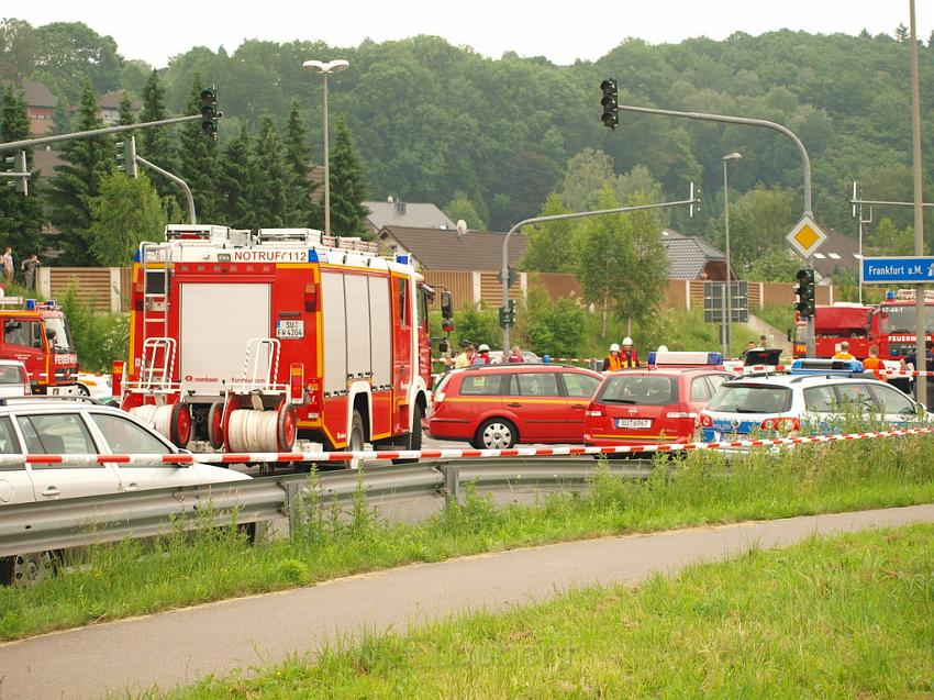Schwerer Unfall mit Reisebus Lohmar Donrather Dreieck P215.JPG